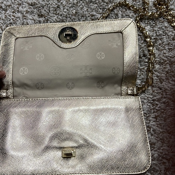 Tory Burch Gold crossbody with chain - Picture 3 of 7